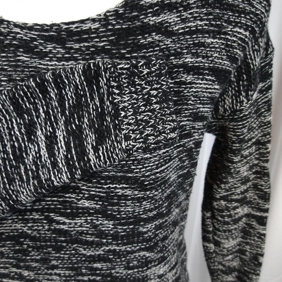 Gap Heathered Knit Black & White Sweater Sz Med - Picture 3 of 6